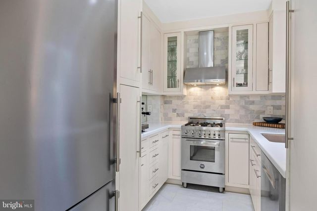 3363 MARTHA CUSTIS DR, Alexandria, VA 22302