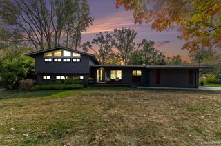 29849 Sugar Spring Road, Farmington Hills, MI 48334
