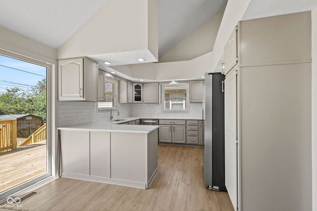 411 Gimber Court, Indianapolis, IN 46225