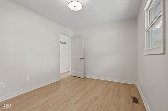 411 Gimber Court, Indianapolis, IN 46225