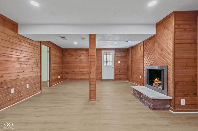 411 Gimber Court, Indianapolis, IN 46225