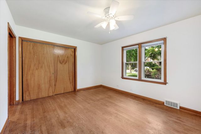 429 S Stratford Avenue, Elmhurst, IL 60126