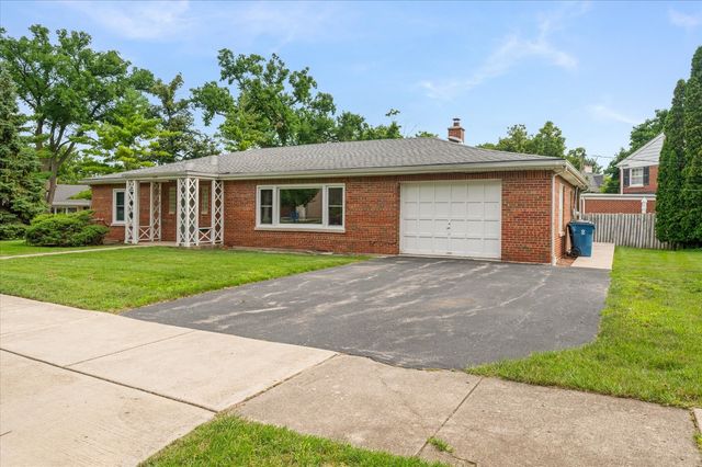 429 S Stratford Avenue, Elmhurst, IL 60126