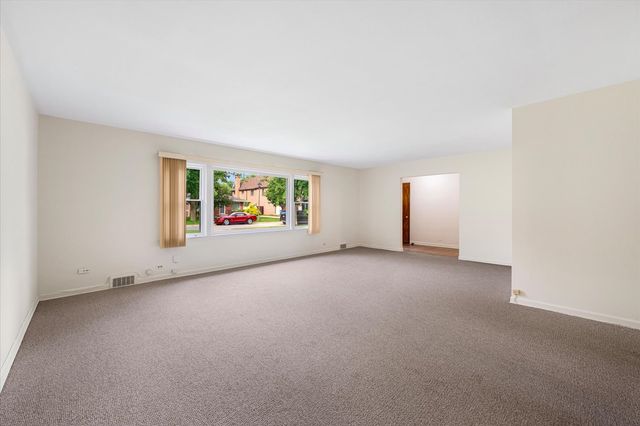 429 S Stratford Avenue, Elmhurst, IL 60126
