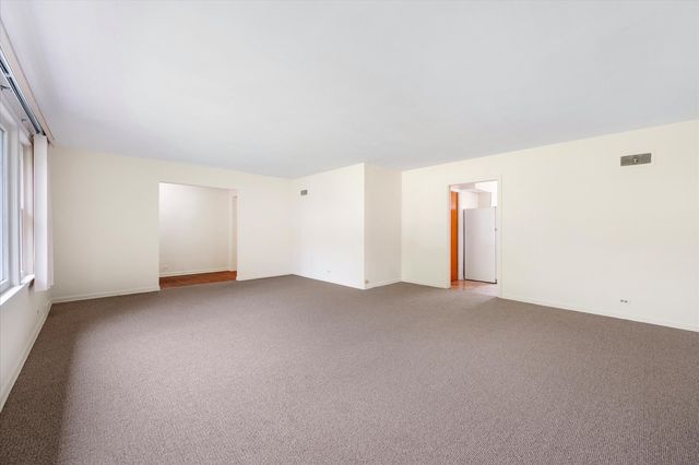 429 S Stratford Avenue, Elmhurst, IL 60126