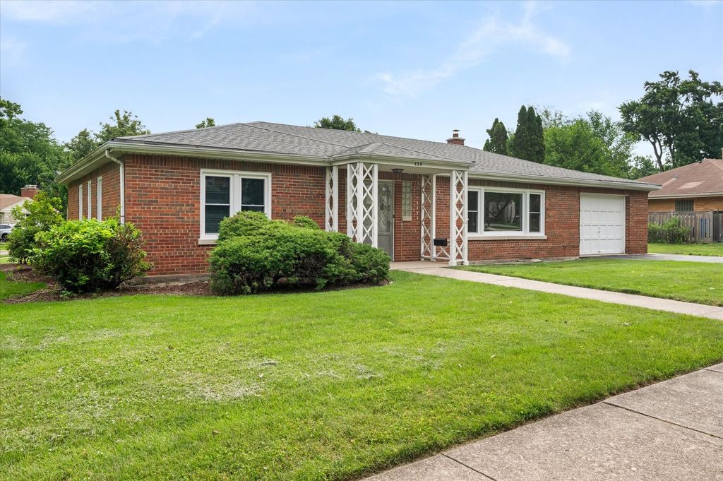 429 S Stratford Avenue, Elmhurst, IL 60126