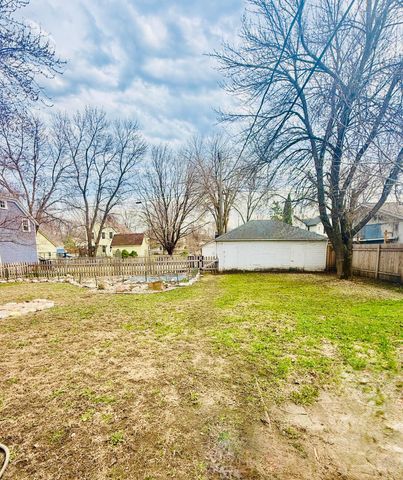 113 4th Street E, Carver, MN 55315
