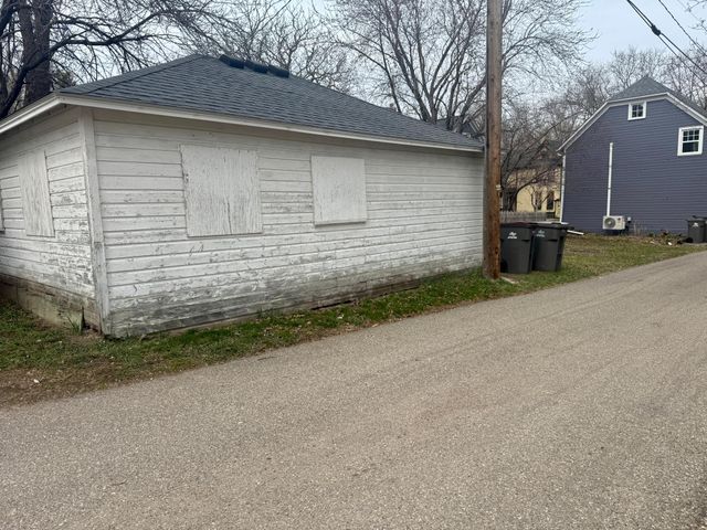 113 4th Street E, Carver, MN 55315