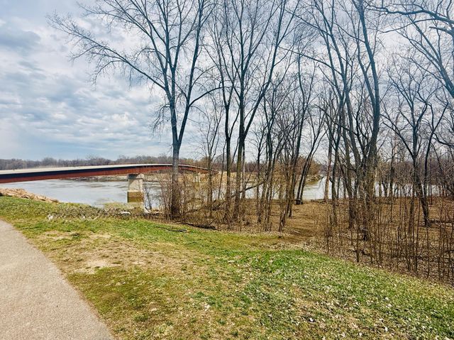 113 4th Street E, Carver, MN 55315