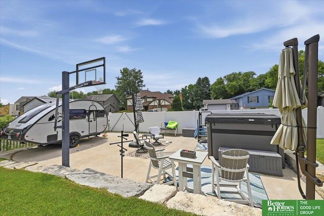 1423 S 218th Street, Elkhorn, NE 68022