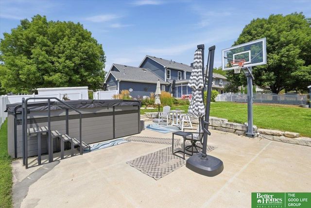 1423 S 218th Street, Elkhorn, NE 68022