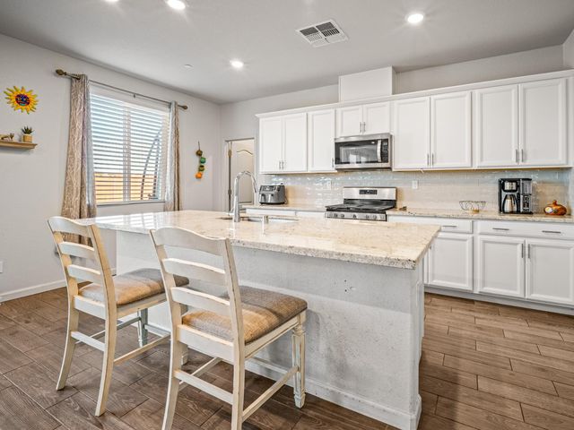 3017 Alderwood Pl, Roseville, CA 95747