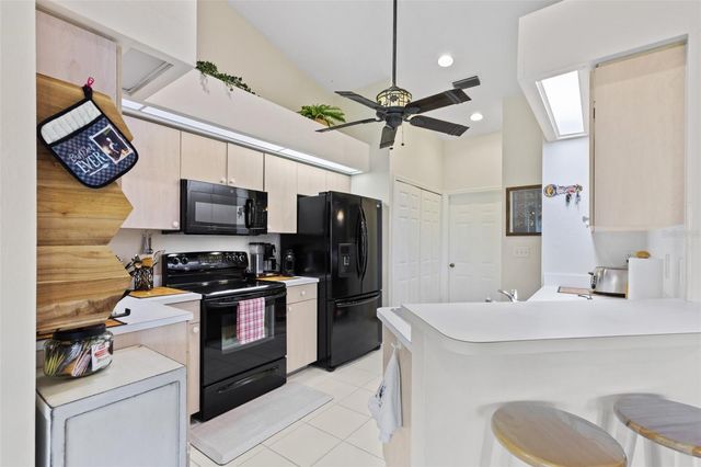 2114 SE 8TH PLACE, Cape Coral, FL 33990