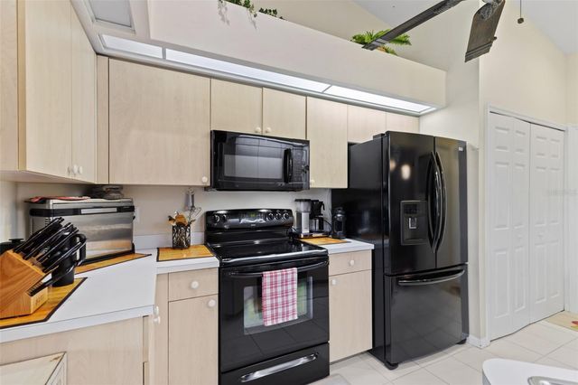 2114 SE 8TH PLACE, Cape Coral, FL 33990