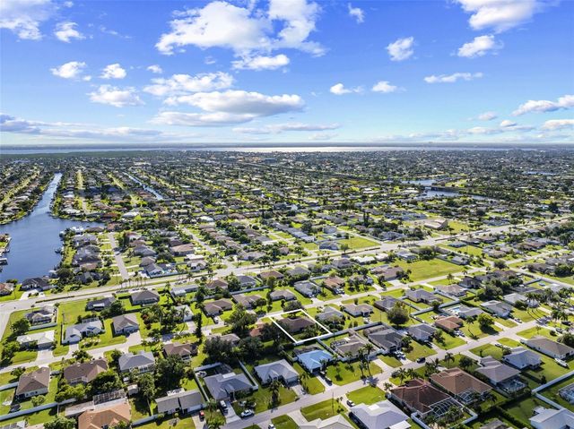 2114 SE 8TH PLACE, Cape Coral, FL 33990