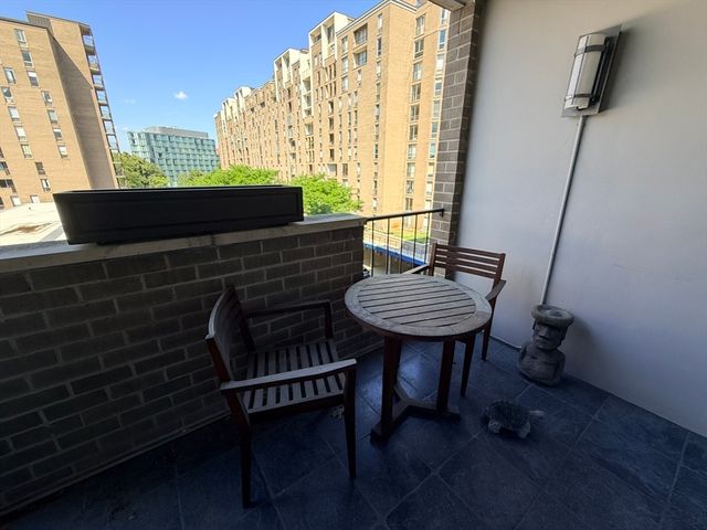 77 Pond Ave 509, Brookline, MA 02445