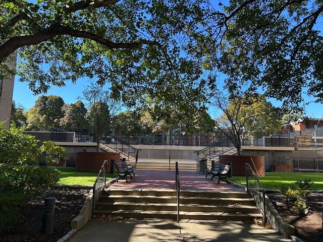 77 Pond Ave 509, Brookline, MA 02445