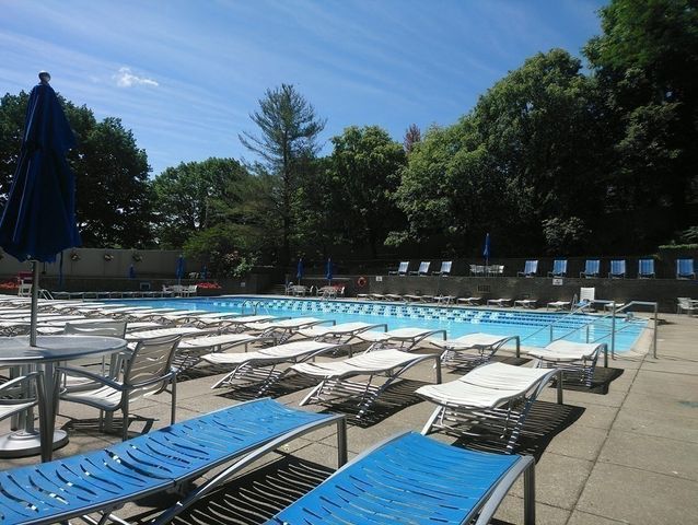 77 Pond Ave 509, Brookline, MA 02445