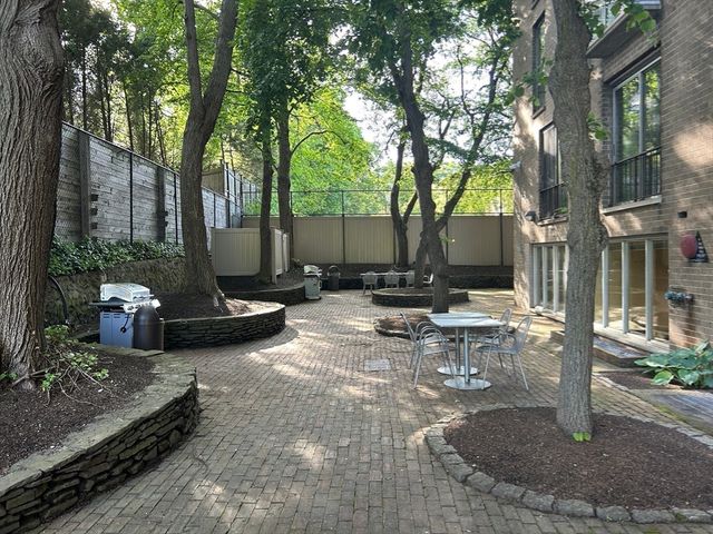 77 Pond Ave 509, Brookline, MA 02445