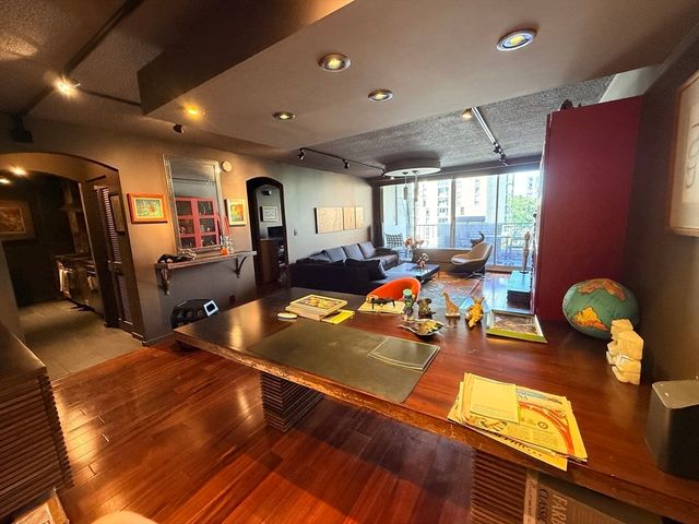 77 Pond Ave 509, Brookline, MA 02445