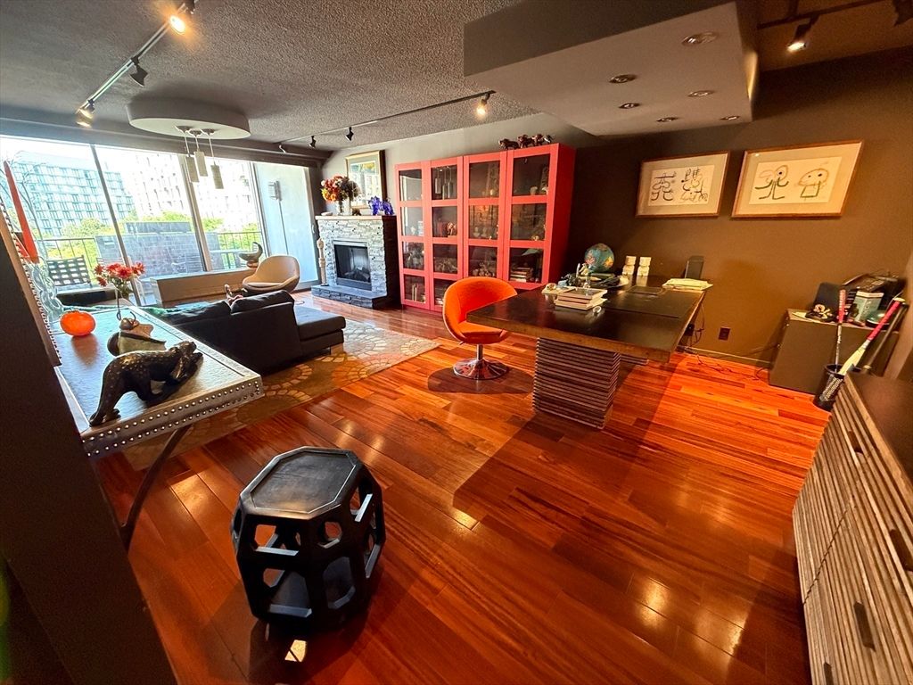 77 Pond Ave 509, Brookline, MA 02445
