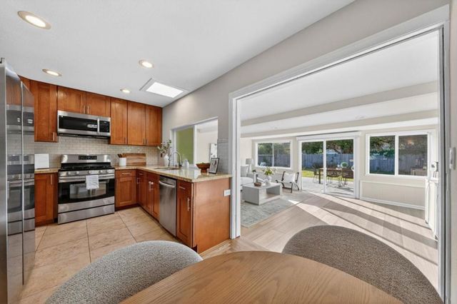 339 Greenway Drive, Pacifica, CA 94044