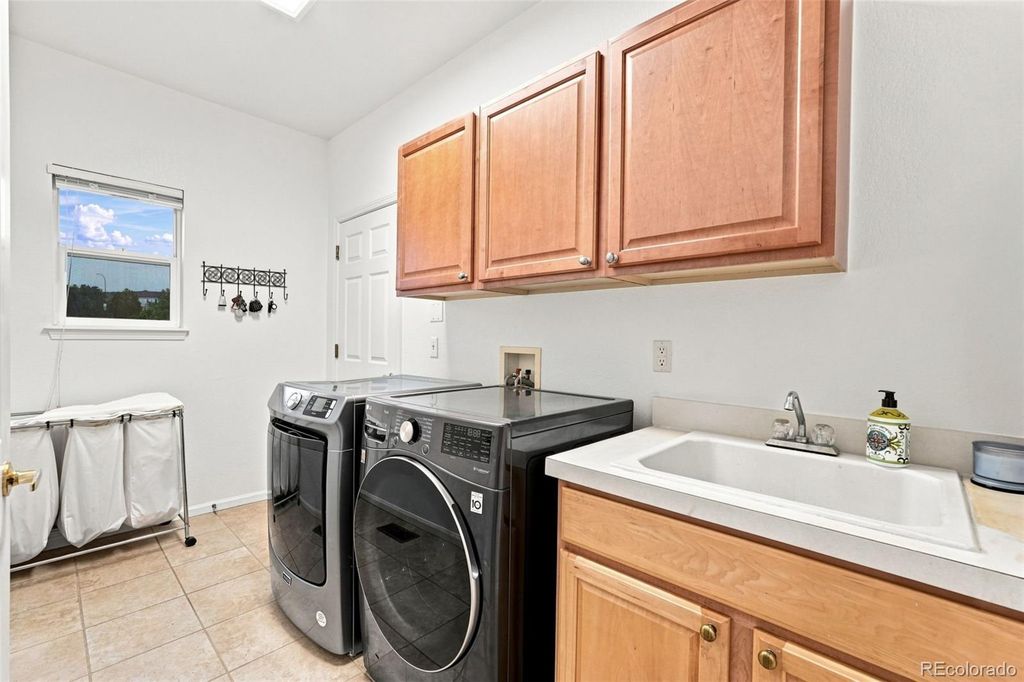 Image 22 of property listing at 10574 Jaguar Point, Lone Tree, CO 80124
