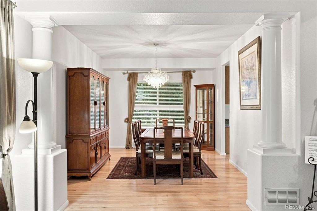 Image 6 of property listing at 10574 Jaguar Point, Lone Tree, CO 80124