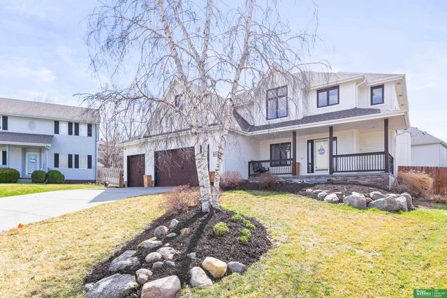 16043 Spaulding Circle, Omaha, NE 68116