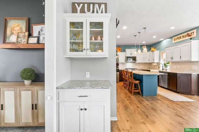 16043 Spaulding Circle, Omaha, NE 68116