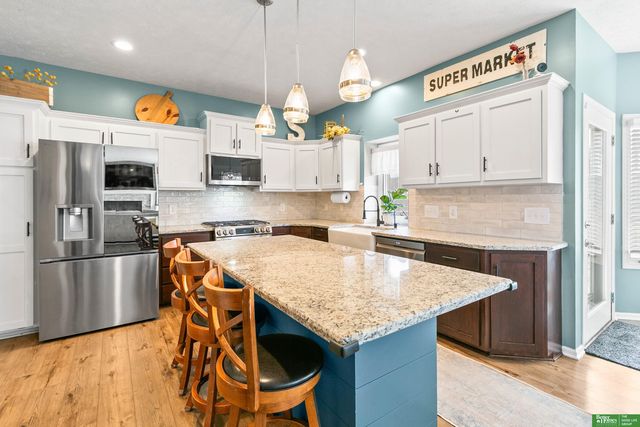 16043 Spaulding Circle, Omaha, NE 68116