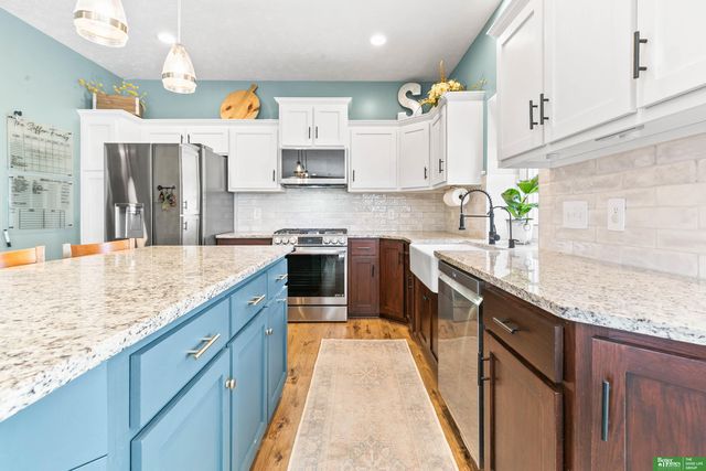 16043 Spaulding Circle, Omaha, NE 68116