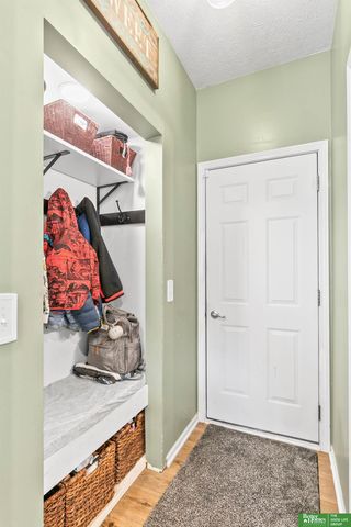 16043 Spaulding Circle, Omaha, NE 68116