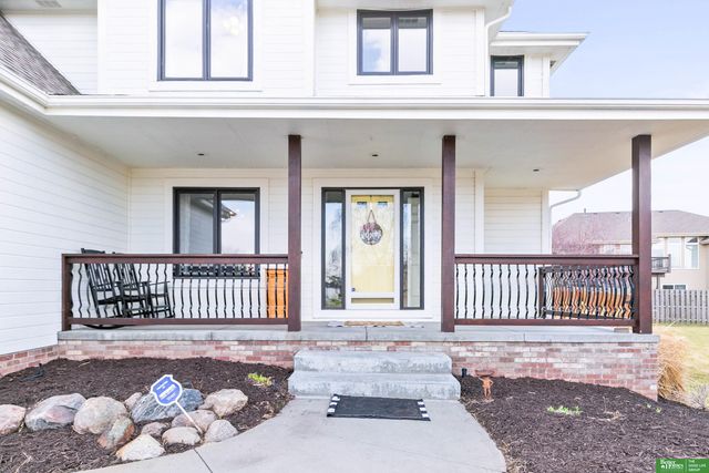 16043 Spaulding Circle, Omaha, NE 68116