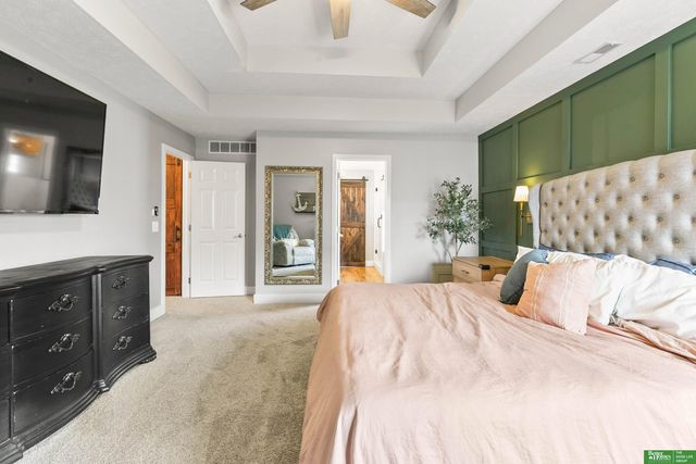 16043 Spaulding Circle, Omaha, NE 68116