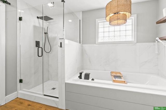 16043 Spaulding Circle, Omaha, NE 68116