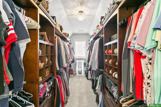 16043 Spaulding Circle, Omaha, NE 68116