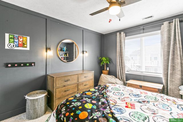 16043 Spaulding Circle, Omaha, NE 68116