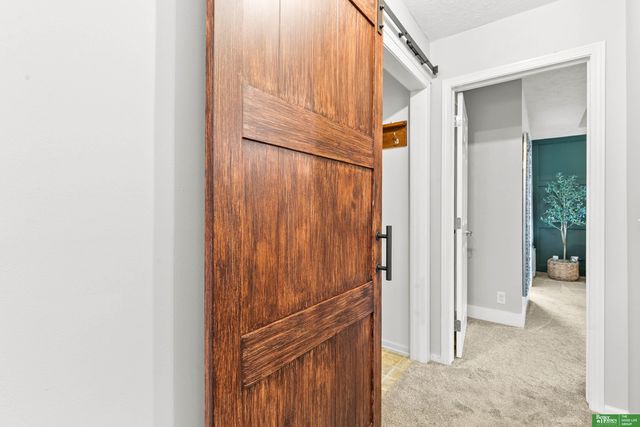 16043 Spaulding Circle, Omaha, NE 68116