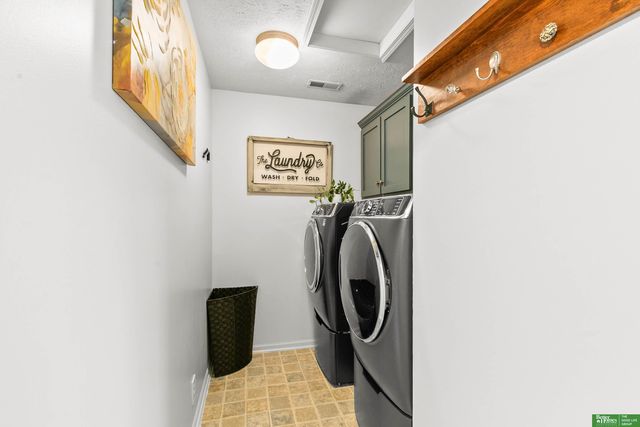 16043 Spaulding Circle, Omaha, NE 68116