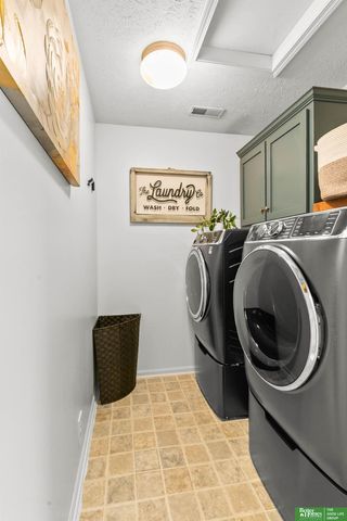 16043 Spaulding Circle, Omaha, NE 68116