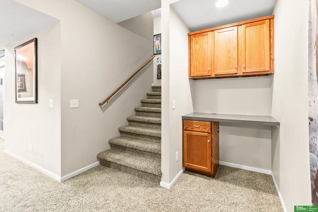 16043 Spaulding Circle, Omaha, NE 68116