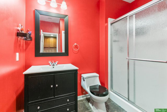 16043 Spaulding Circle, Omaha, NE 68116