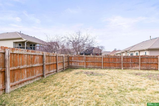 16043 Spaulding Circle, Omaha, NE 68116