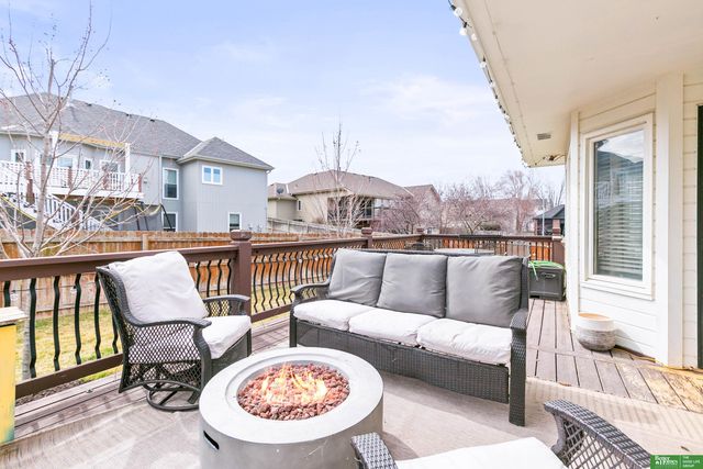 16043 Spaulding Circle, Omaha, NE 68116