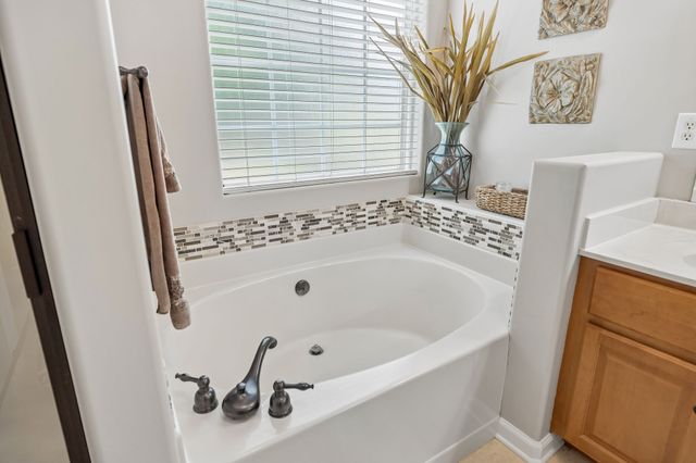 3991 Kristen St, Spring Hill, TN 37174