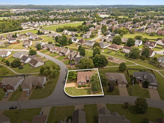 3991 Kristen St, Spring Hill, TN 37174