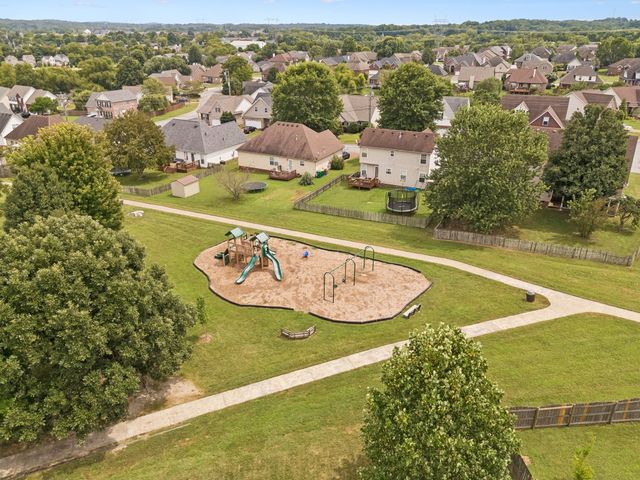 3991 Kristen St, Spring Hill, TN 37174
