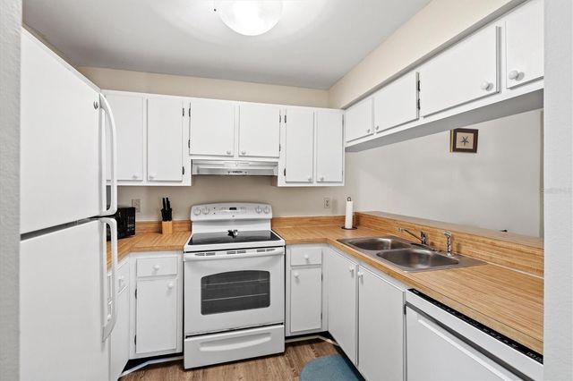 3275 BENEVA ROAD 104, Sarasota, FL 34232