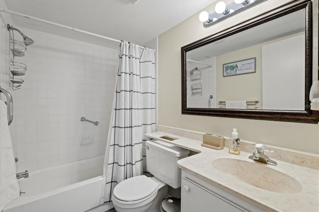 3275 BENEVA ROAD 104, Sarasota, FL 34232